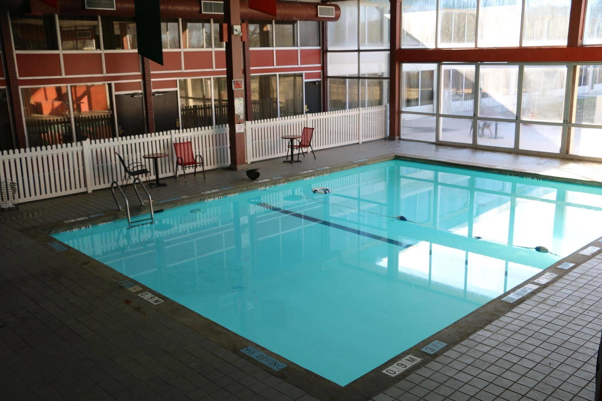 Sky Hotel At Tulsa Airport Exterior photo
