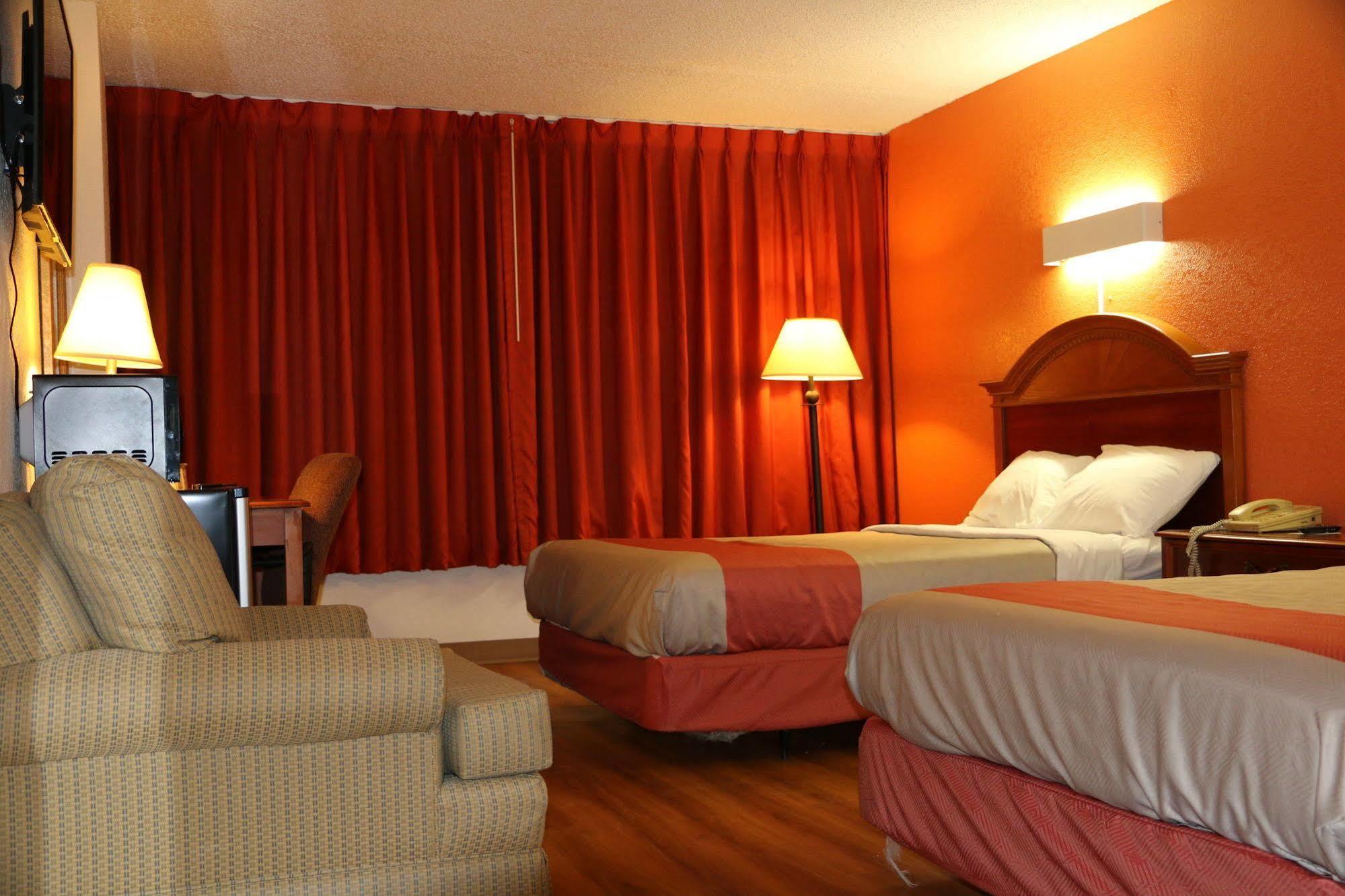Sky Hotel At Tulsa Airport Exterior photo